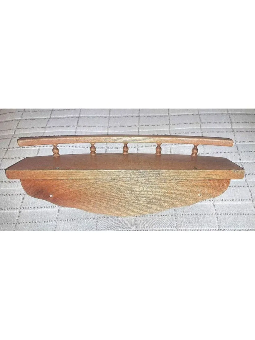 Vintage Solid Oak Curved Wall Mounted Display Shelf w Spindle Gallery 17.5